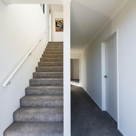 Modern Family Friendly Getaway Villa Dunedin Buitenkant foto