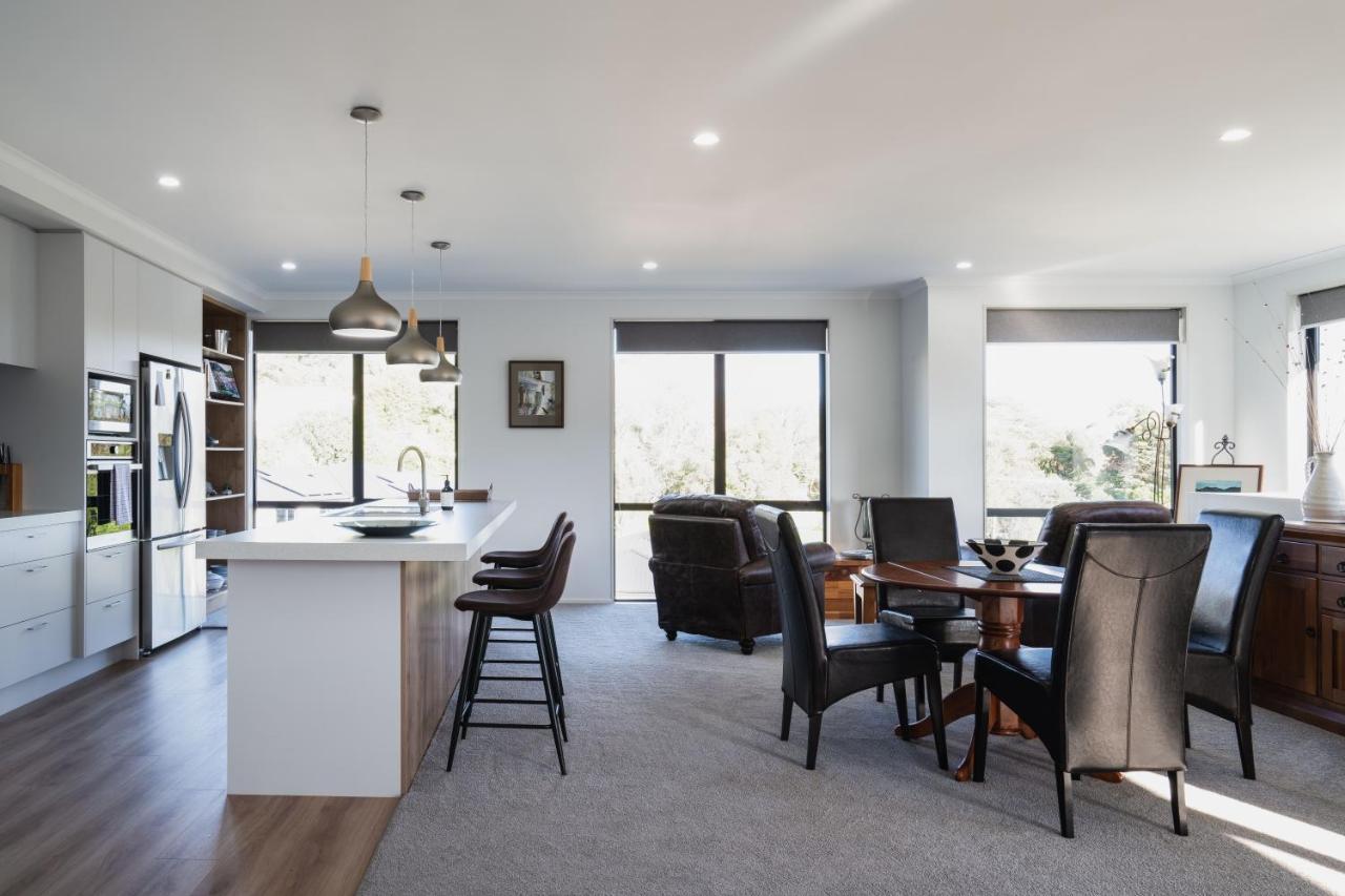 Modern Family Friendly Getaway Villa Dunedin Buitenkant foto